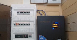 Установка и подключение стабилизаторов напряжения от 578 руб в Мысках - ЭлектроМси